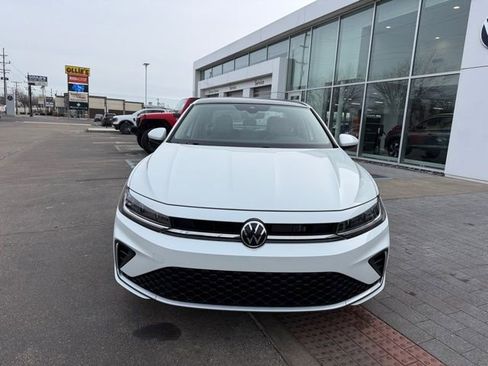 New 2026 Volkswagen Jetta SE FWD image 2