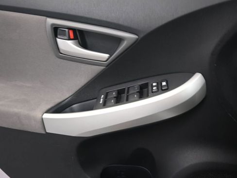 Used 2015 Toyota Prius Four image 12