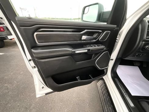 Used 2022 RAM 1500 Laramie AWD/4WD image 11