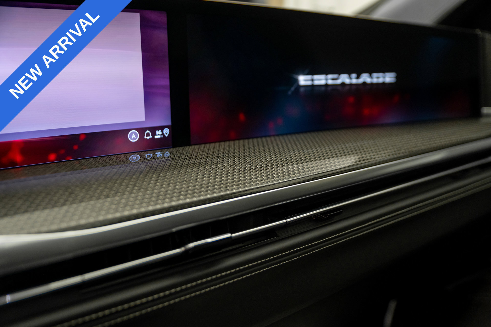 Used 2026 Cadillac Escalade ESV V w/ LPO, ONYX Package AWD/4WD image 30