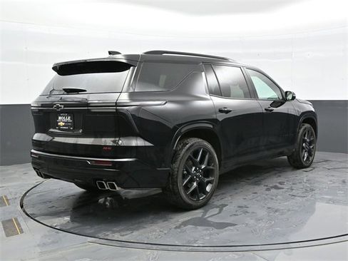 Used 2024 Chevrolet Traverse RS w/ LPO, Floor Liner Package image 6