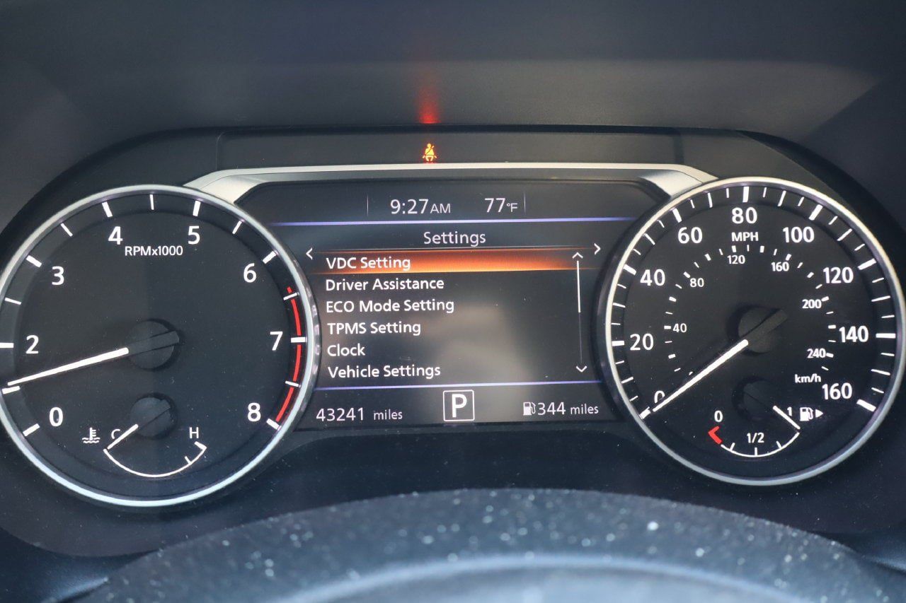 Used 2024 Nissan Sentra SV FWD image 9