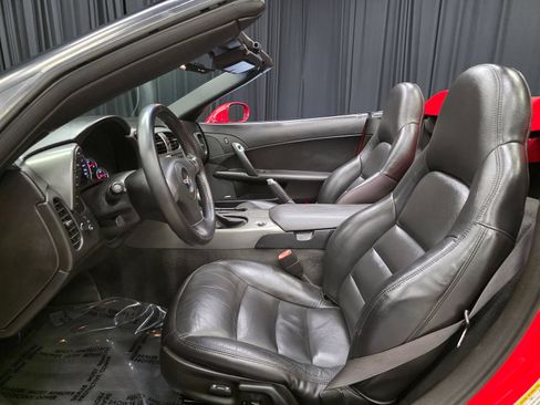 Used 2007 Chevrolet Corvette Convertible w/ Preferred Equipment Group RWD image 21