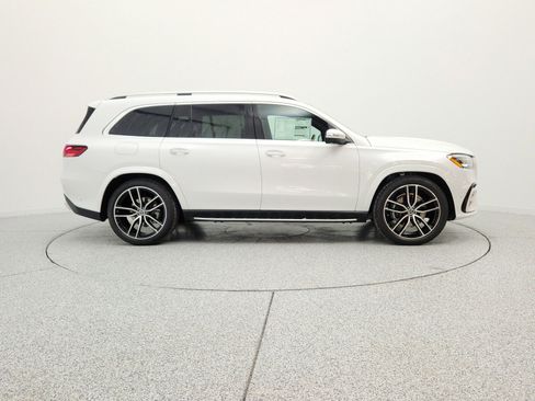 New 2026 Mercedes-Benz GLS 580 4MATIC image 4
