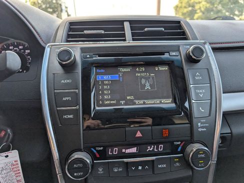 Used 2015 Toyota Camry XSE FWD image 15
