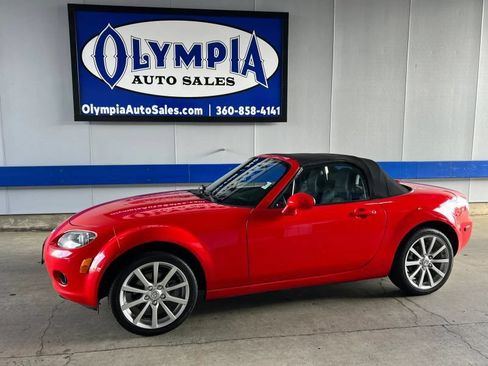 Used 2006 MAZDA MX-5 Miata Grand Touring RWD image 1