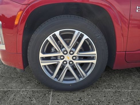 Used 2023 Chevrolet Traverse High Country AWD/4WD image 14