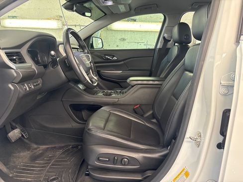 Used 2020 GMC Acadia SLT w/ Driver Alert Package II FWD image 13