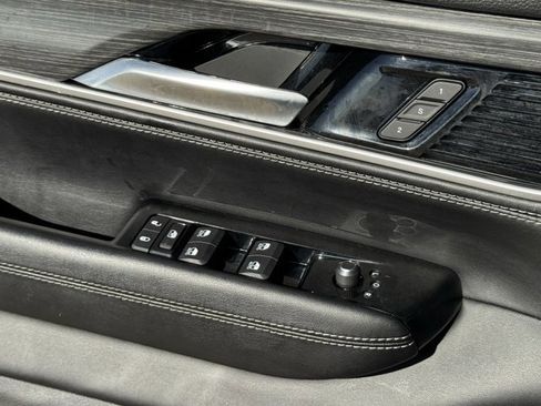 Used 2023 Jeep Wagoneer Series III w/ Convenience Group I image 25