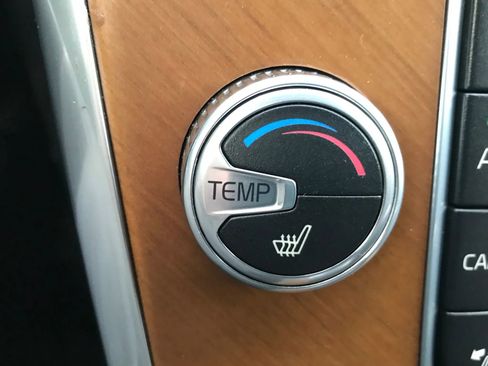 Used 2016 Volvo XC60 T5 Premier w/ Proximity Package image 26