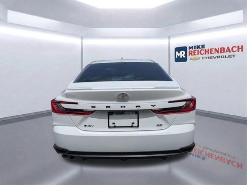 Used 2025 Toyota Camry SE FWD image 5