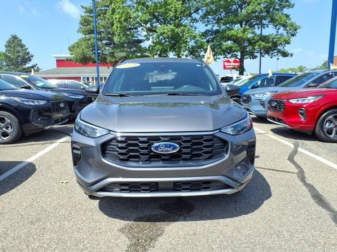 Used 2024 Ford Escape ST-Line w/ Tech Pack #1 AWD/4WD image 3