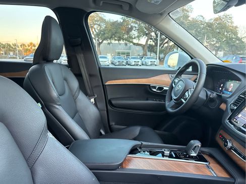 Certified 2024 Volvo XC90 B6 Plus w/ Protection Package Premier image 24