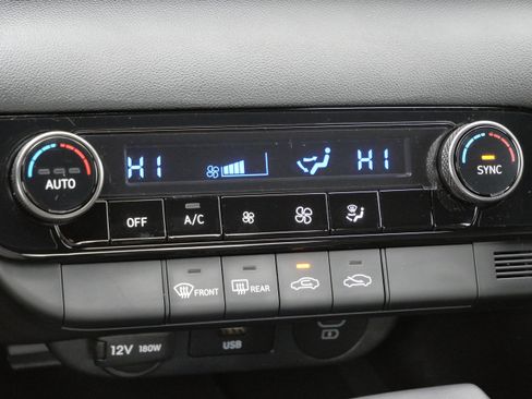 Certified 2025 Hyundai Elantra Sport image 24