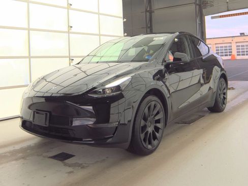 Used 2024 Tesla Model Y Long Range image 1