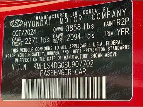 Used 2025 Hyundai Elantra SEL image 32