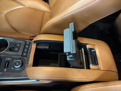 Used 2022 Toyota Highlander Platinum image 25