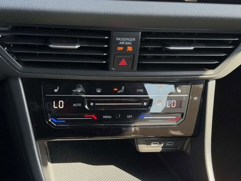 Used 2025 Volkswagen Jetta Sport FWD image 5
