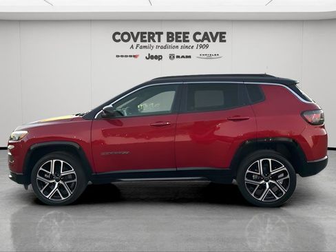 Used 2025 Jeep Compass Limited w/ Elite Group image 5