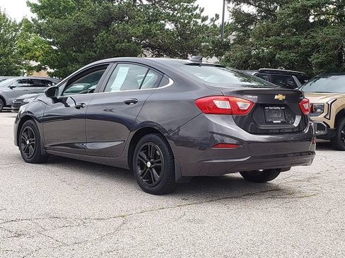 Used 2017 Chevrolet Cruze LT FWD image 4