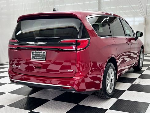 New 2026 Chrysler Pacifica Select image 8