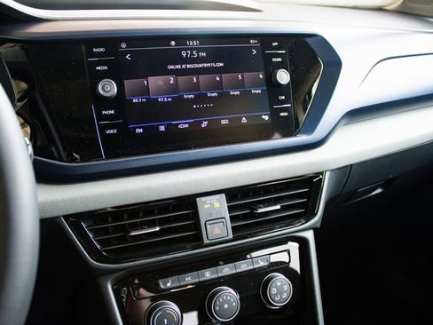 Used 2023 Volkswagen Taos SE image 29