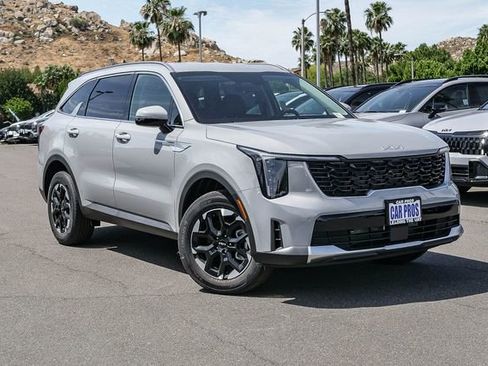 New 2026 Kia Sorento S image 2