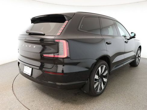 Used 2025 Volvo EX90 Plus image 4