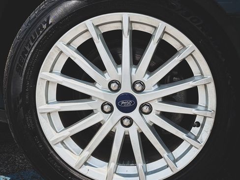 Used 2017 Ford Focus Electric Hatchback FWD image 2