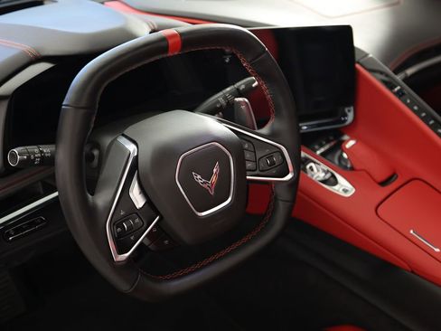 Used 2023 Chevrolet Corvette Stingray w/ Z51 Performance Package image 18