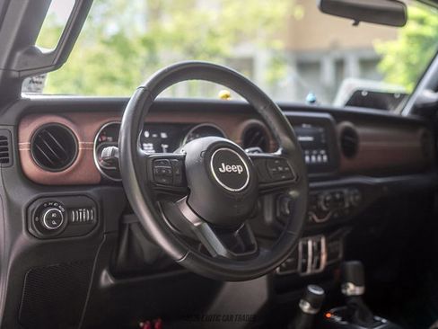 Used 2021 Jeep Gladiator Sport AWD/4WD image 17
