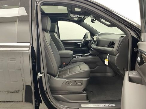 New 2026 Chevrolet Suburban High Country AWD/4WD image 16