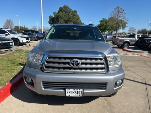 Used 2016 Toyota Sequoia Limited w/ Safety & Convenience Package image 6