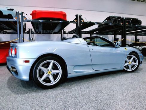 Used 2004 Ferrari 360 Spider image 9
