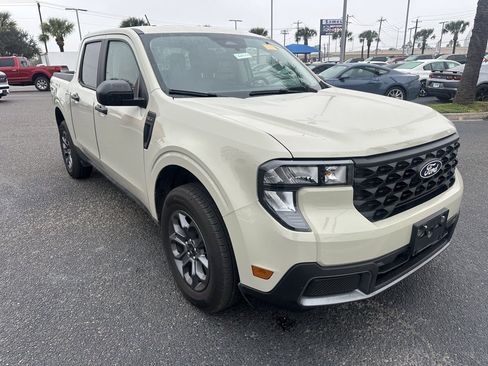 Used 2025 Ford Maverick XLT w/ Equipment Group 302A image 8
