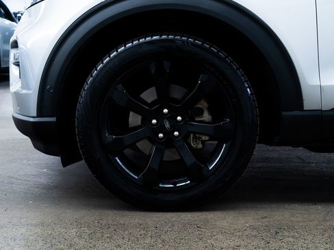 Used 2020 Ford Explorer Platinum w/ Premium Technology Package image 7