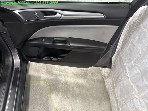 Used 2014 Ford Fusion S image 22