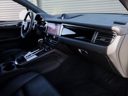 Certified 2024 Porsche Macan S image 28