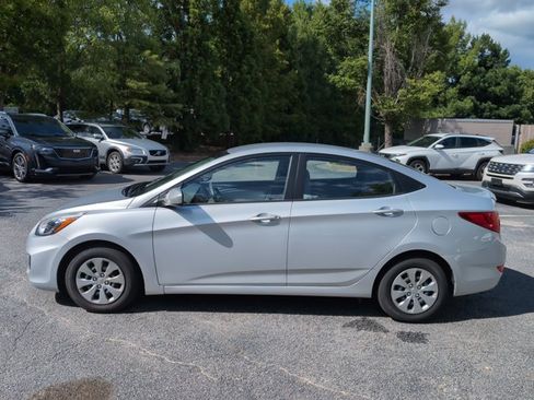 Used 2016 Hyundai Accent SE FWD image 8