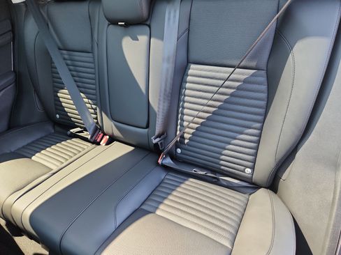 Certified 2025 Land Rover Discovery Sport S image 25