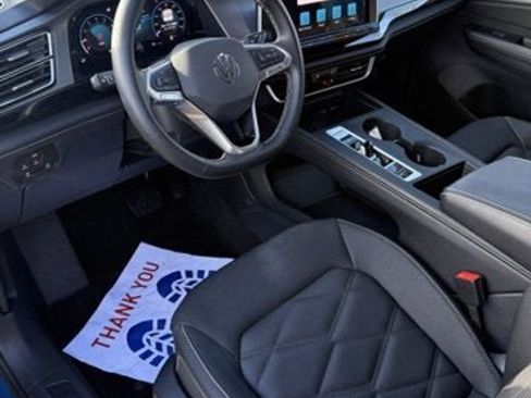 Certified 2025 Volkswagen Atlas Cross Sport SE image 12