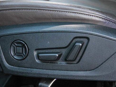 Used 2023 Audi Q4 e-tron Premium Plus image 21