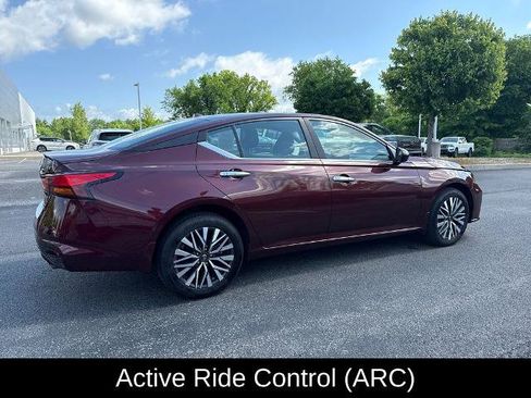 Certified 2024 Nissan Altima 2.5 SV w/ SV Premium Package AWD/4WD image 16