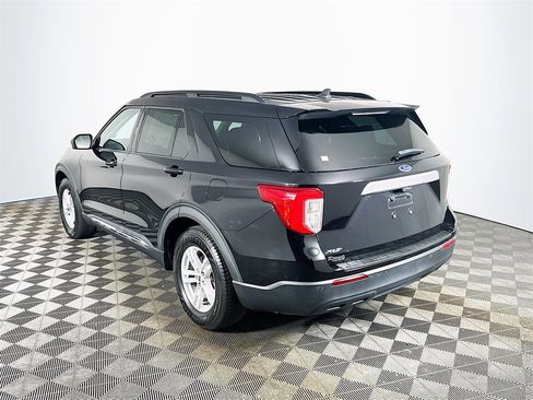 Used 2022 Ford Explorer XLT image 5
