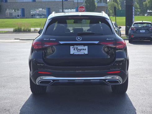 Used 2024 Mercedes-Benz GLC 300 4MATIC image 6