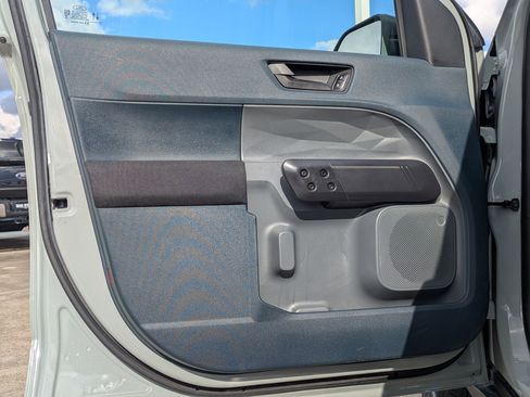 Used 2023 Ford Maverick XL image 13