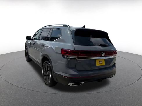 Used 2026 Volkswagen Atlas SE FWD image 11
