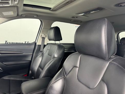 Used 2025 Kia Telluride S image 11