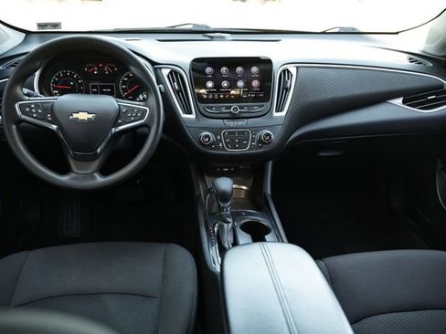 Used 2024 Chevrolet Malibu LT image 27