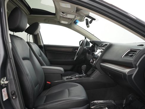 Used 2018 Subaru Outback 2.5i Limited AWD/4WD image 11